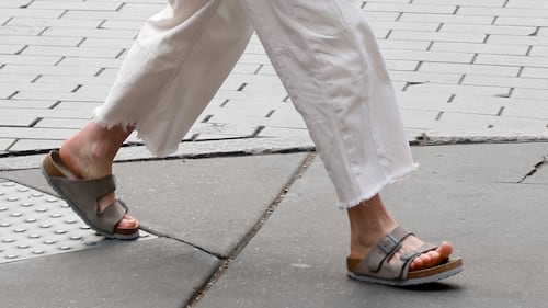 Birkenstock’s Profit Beats Estimates on Strong Full-Price Footwear Sales
